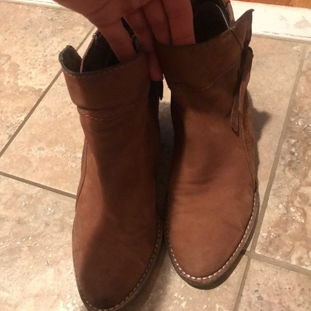 Dolce vita casual ankle booties